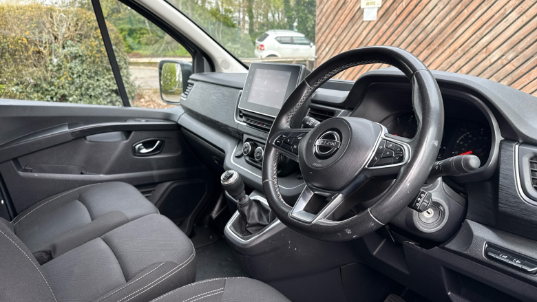 Nissan Primastar 30 L2 Diesel 2.0 dCi 110ps H1 Tekna Van